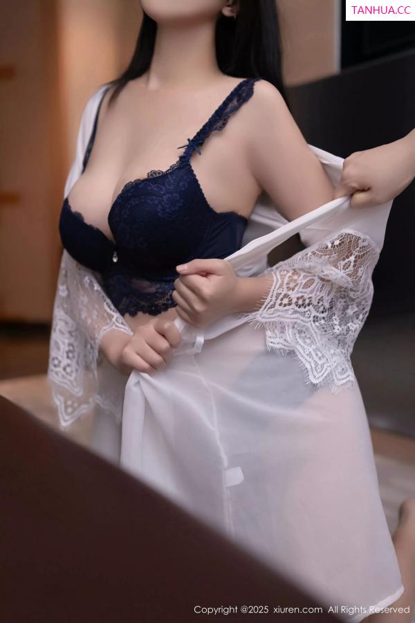   [XiuRen]高清写真图 2025.03.19 No.10042 杏子Yada 美腿性感第73张图片